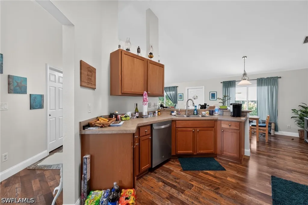 2206 NE 24th Terrace Cape Coral FL 33909