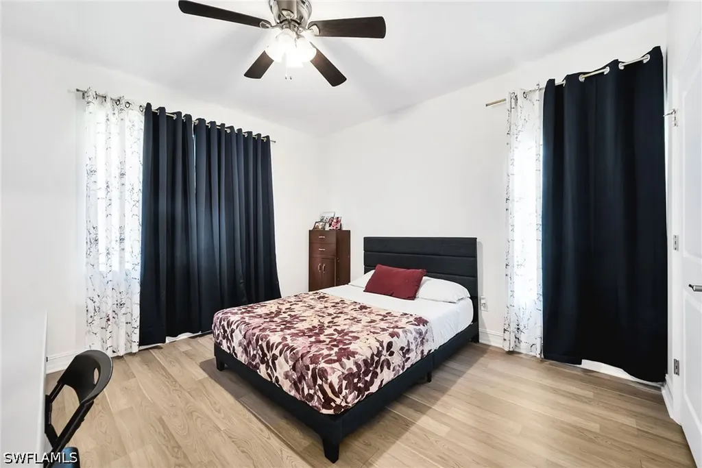 7689 Bristol Circle Naples FL 34120