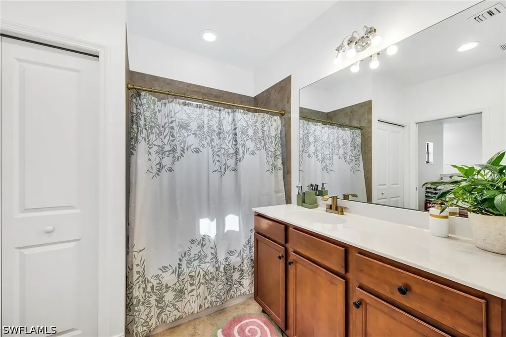 7689 Bristol Circle Naples FL 34120