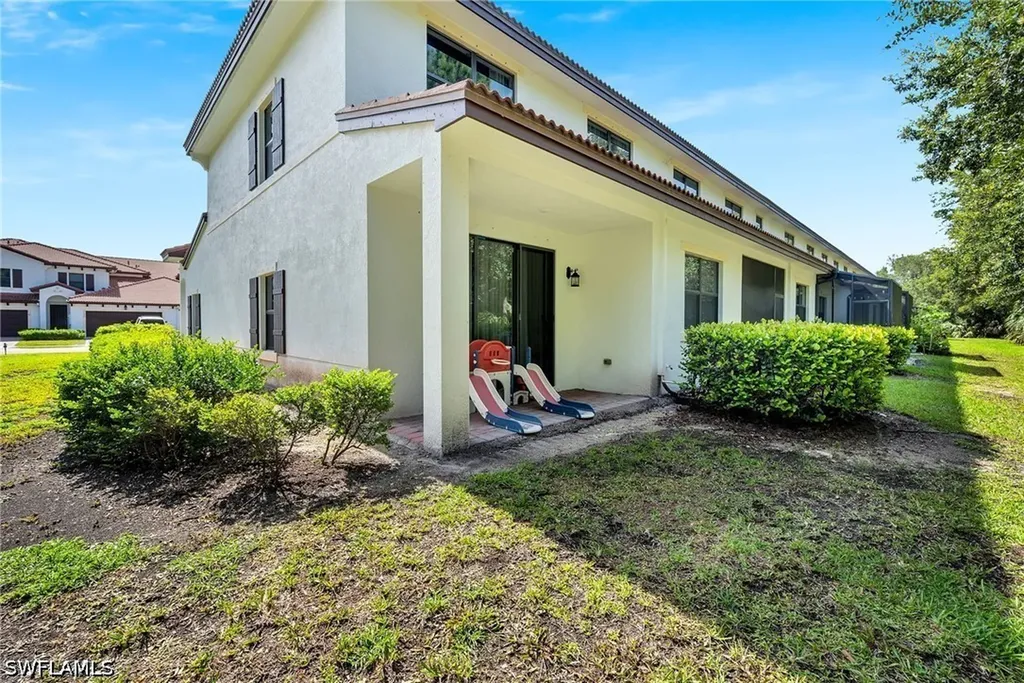 7689 Bristol Circle Naples FL 34120