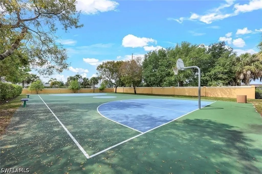 7689 Bristol Circle Naples FL 34120