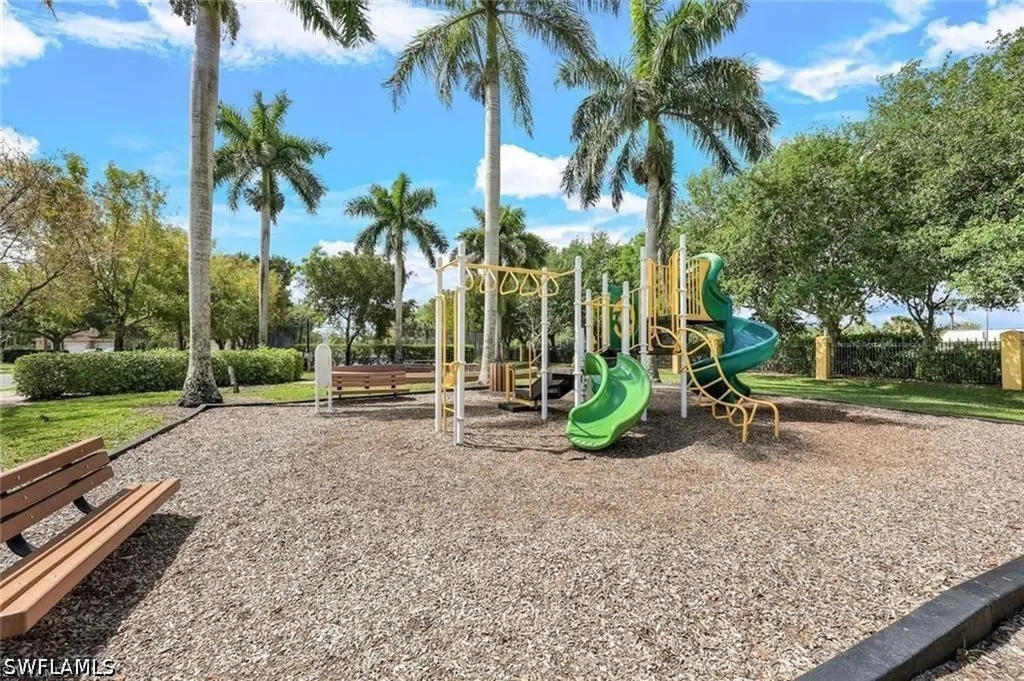 7689 Bristol Circle Naples FL 34120
