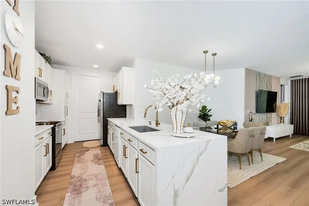 7689 Bristol Circle Naples FL 34120