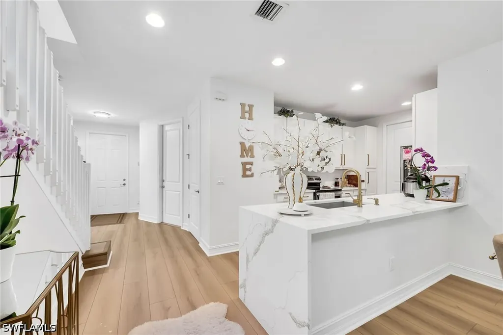 7689 Bristol Circle Naples FL 34120