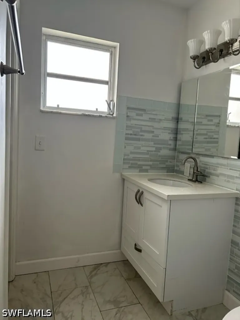 656 Palm View Drive Naples FL 34110