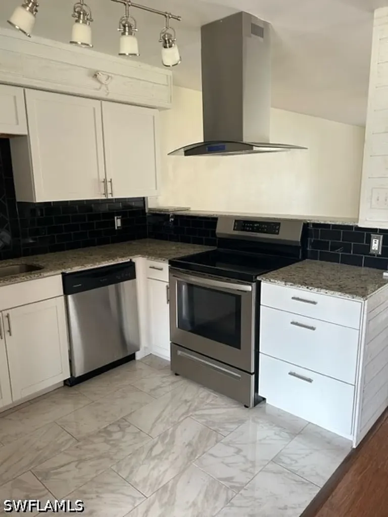 656 Palm View Drive Naples FL 34110