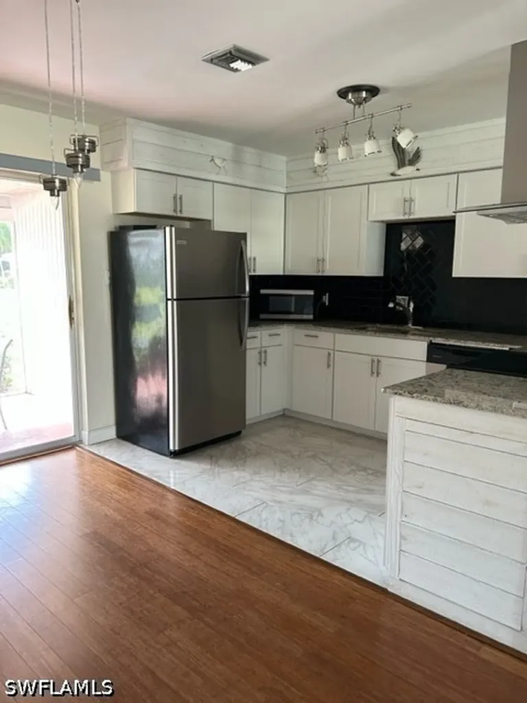 656 Palm View Drive Naples FL 34110