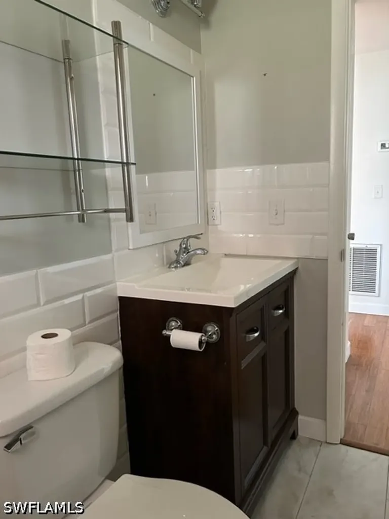 656 Palm View Drive Naples FL 34110
