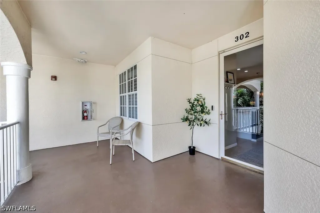 4833 Hampshire Court Naples FL 34112