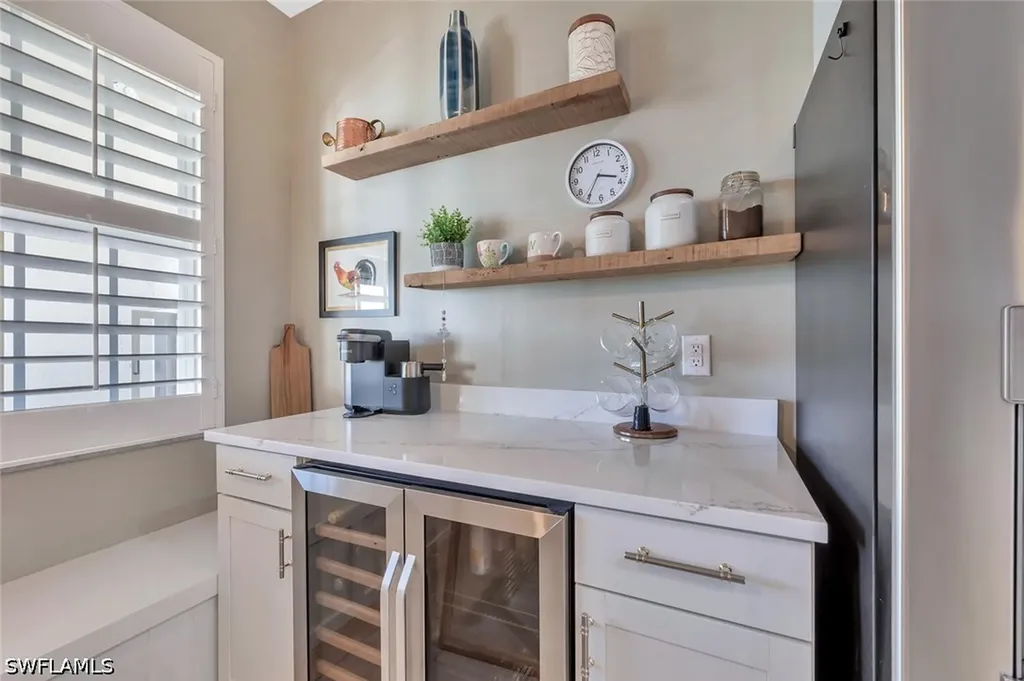 4833 Hampshire Court Naples FL 34112