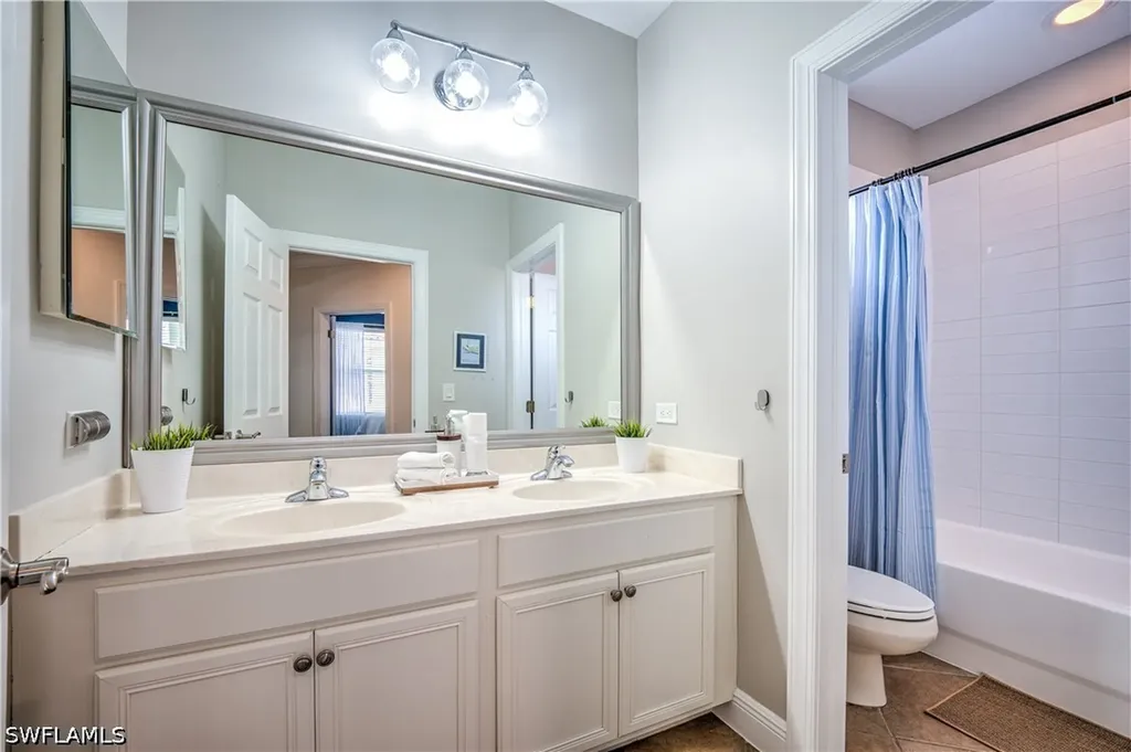 12631 Biscayne Court Naples FL 34105