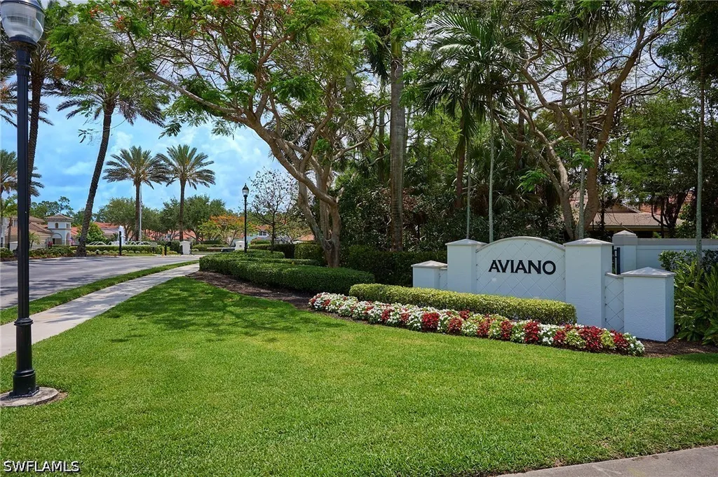 12631 Biscayne Court Naples FL 34105