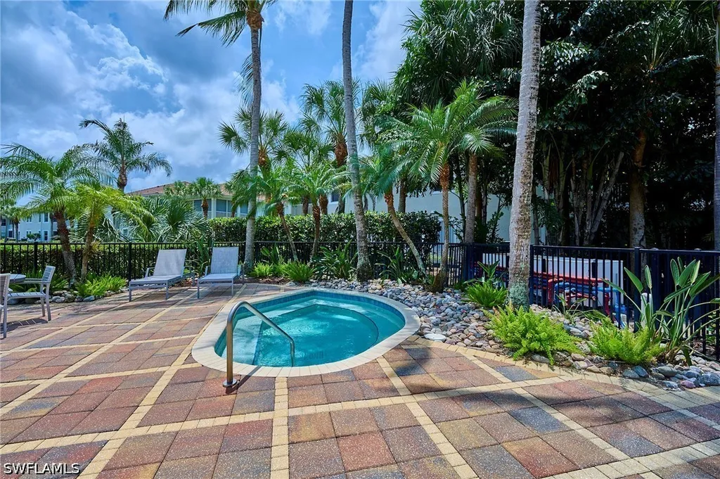 12631 Biscayne Court Naples FL 34105
