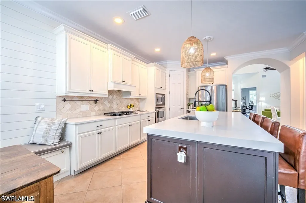 12631 Biscayne Court Naples FL 34105