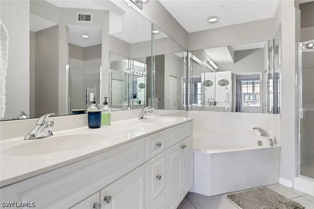 401 Bayfront Place Naples FL 34102