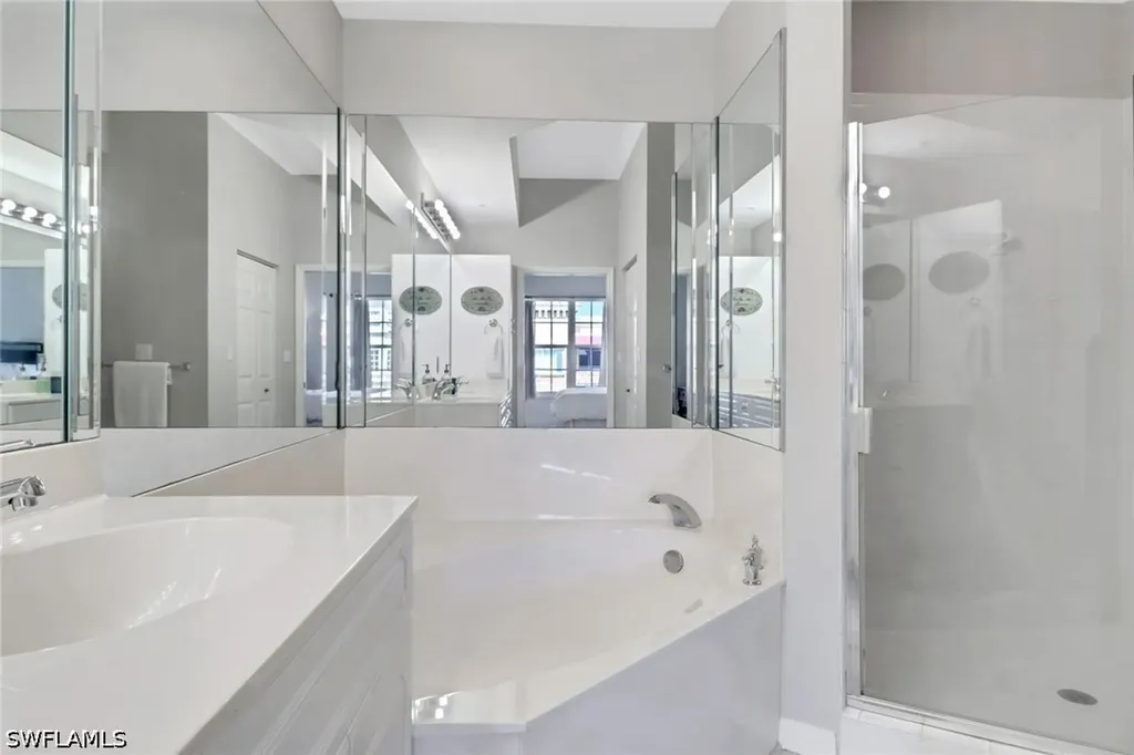 401 Bayfront Place Naples FL 34102