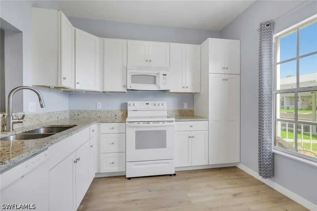 6085 Lake Front Drive Fort Myers FL 33908