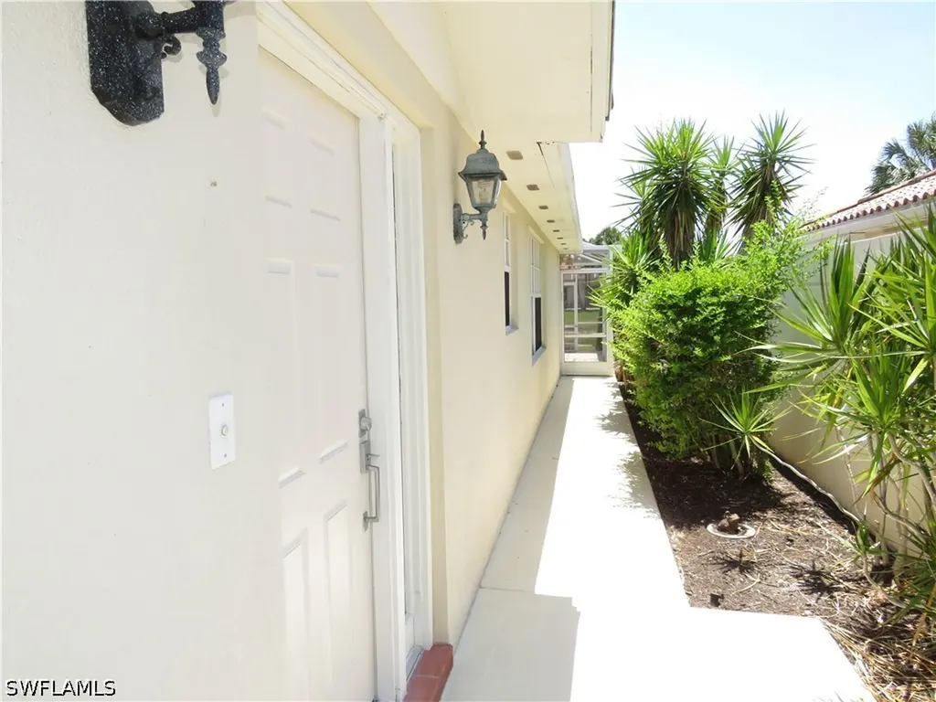 4186 Los Altos Court Naples FL 34109