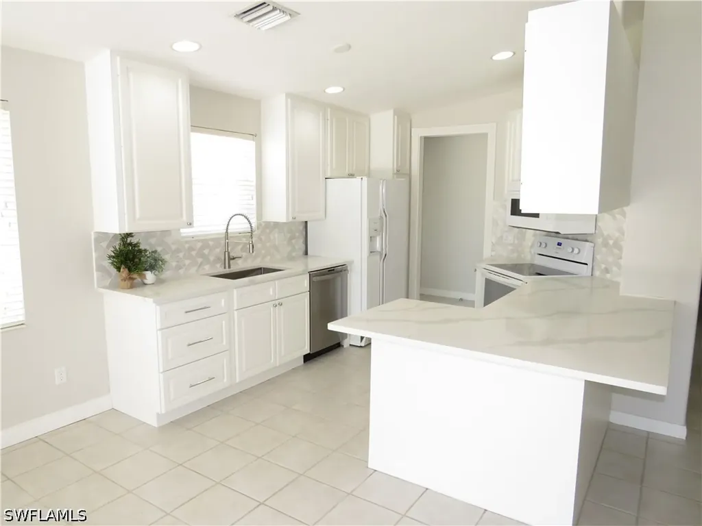 4186 Los Altos Court Naples FL 34109