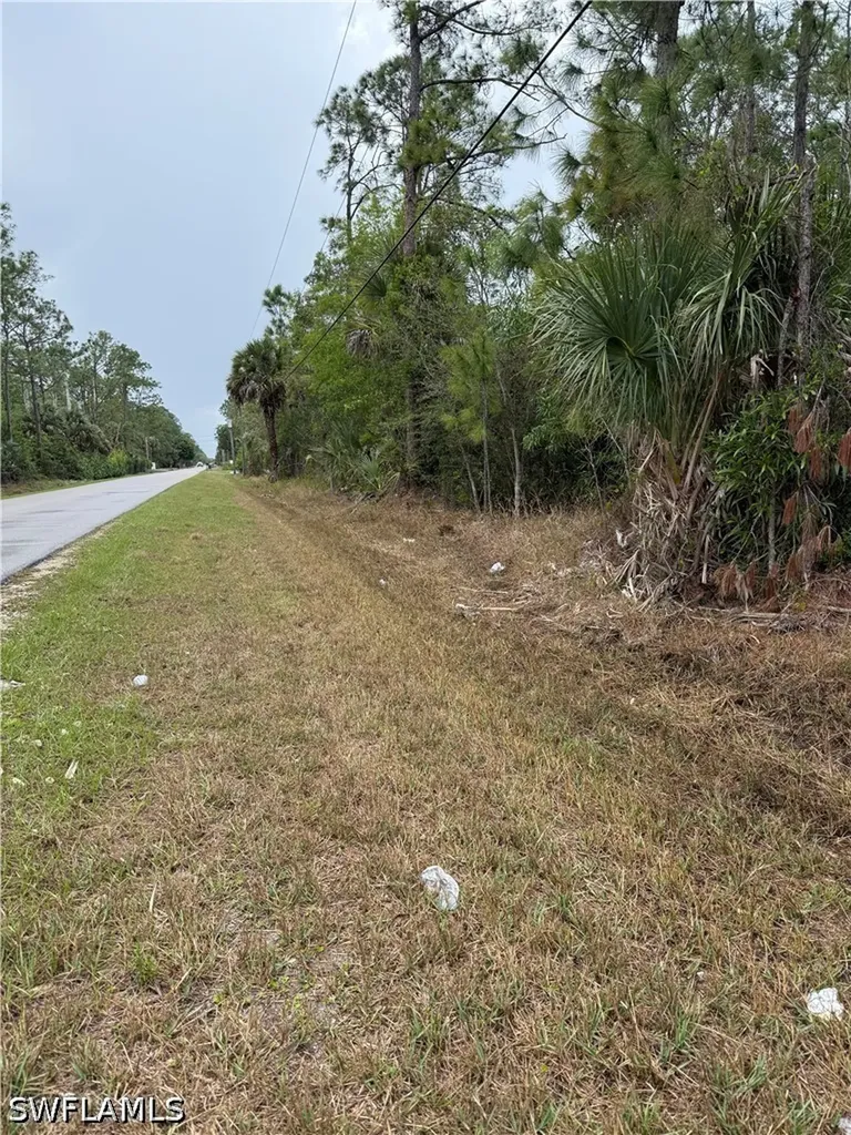 33RD Avenue NE Naples FL 34120