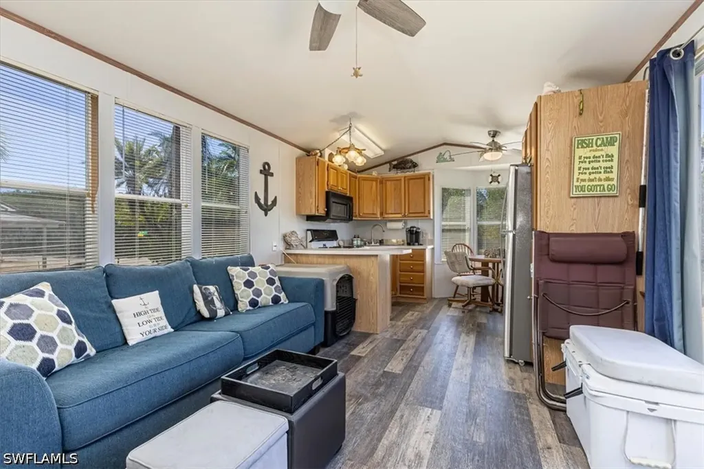 25 & 26 Plantation Drive Everglades City FL 34141