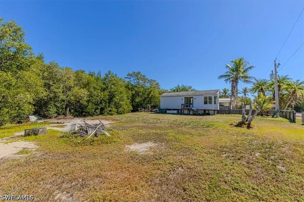 25 & 26 Plantation Drive Everglades City FL 34141
