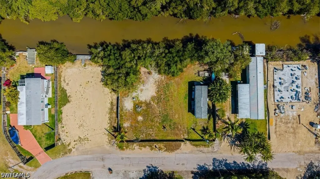25 & 26 Plantation Drive Everglades City FL 34141