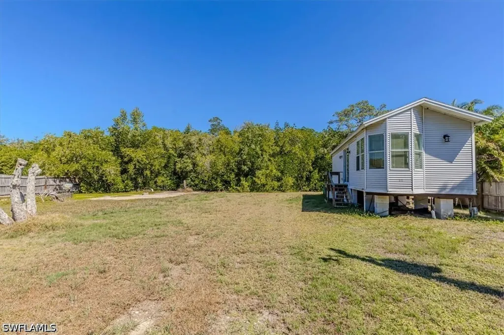 25 & 26 Plantation Drive Everglades City FL 34141