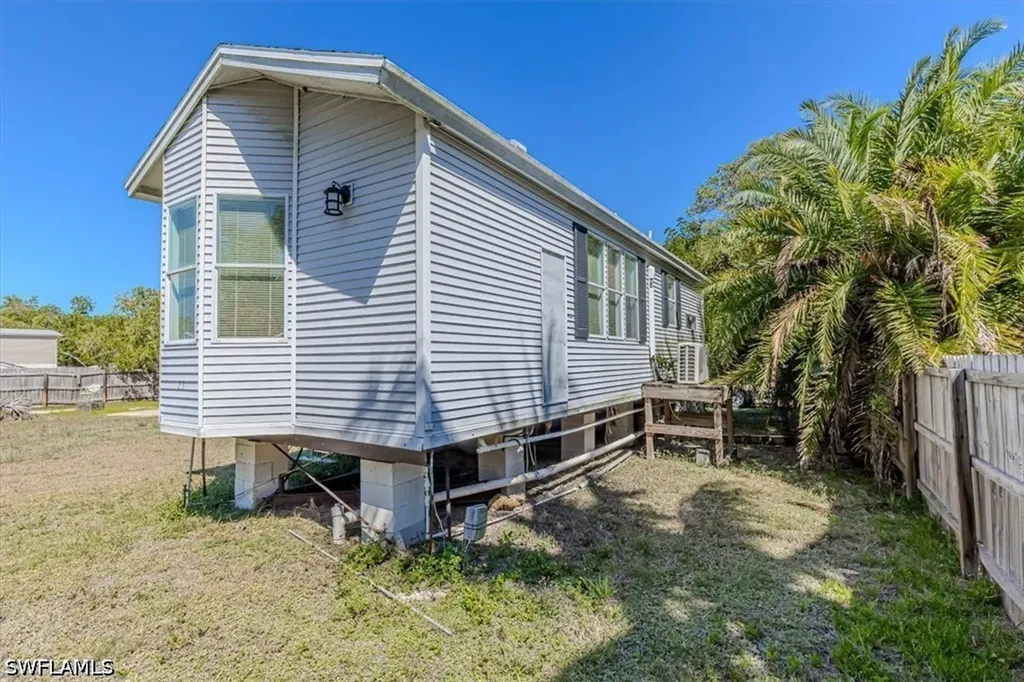 25 & 26 Plantation Drive Everglades City FL 34141