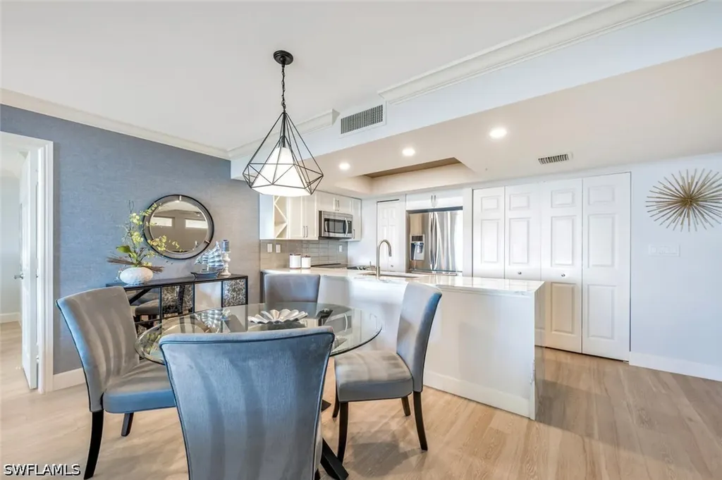 6849 Grenadier Boulevard Naples FL 34108