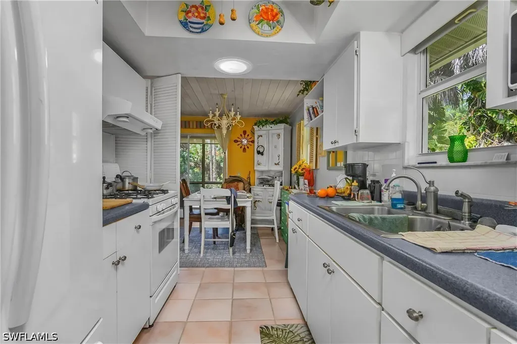 670 7th Street SW Naples FL 34117