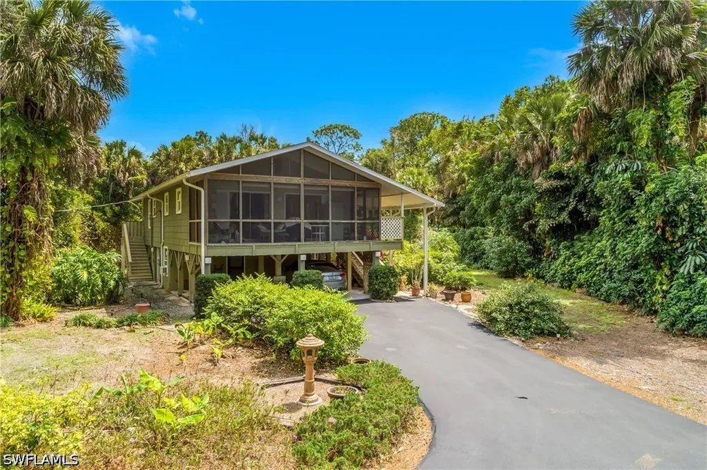 670 7th Street SW Naples FL 34117