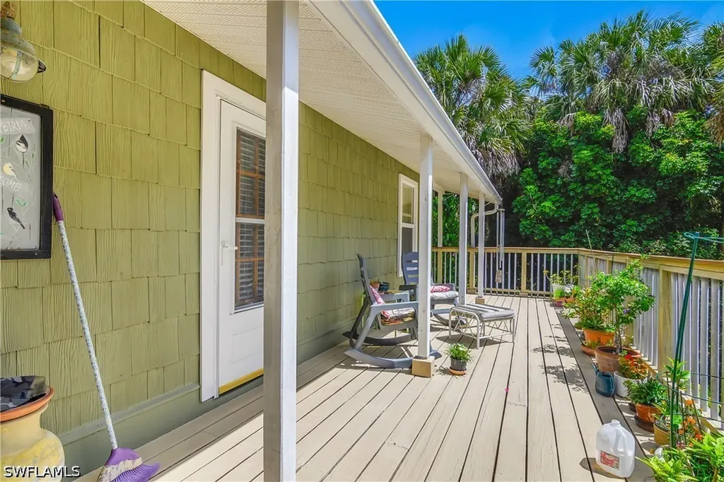 670 7th Street SW Naples FL 34117