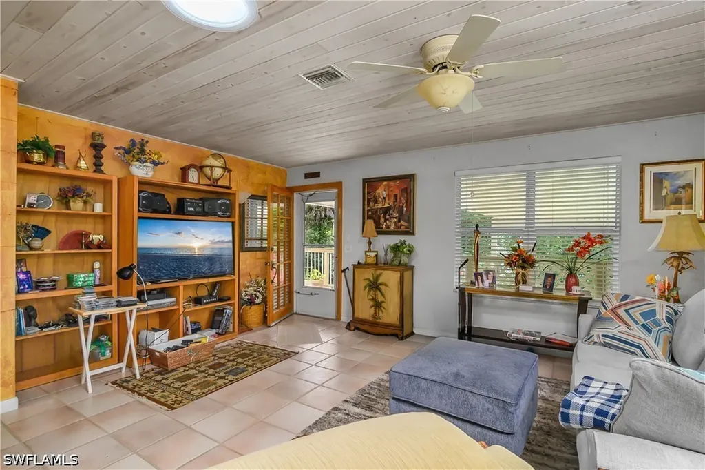 670 7th Street SW Naples FL 34117
