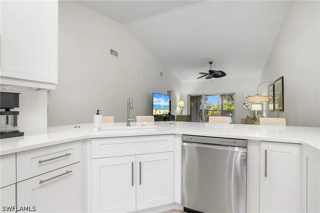 853 Tanbark Drive Naples FL 34108