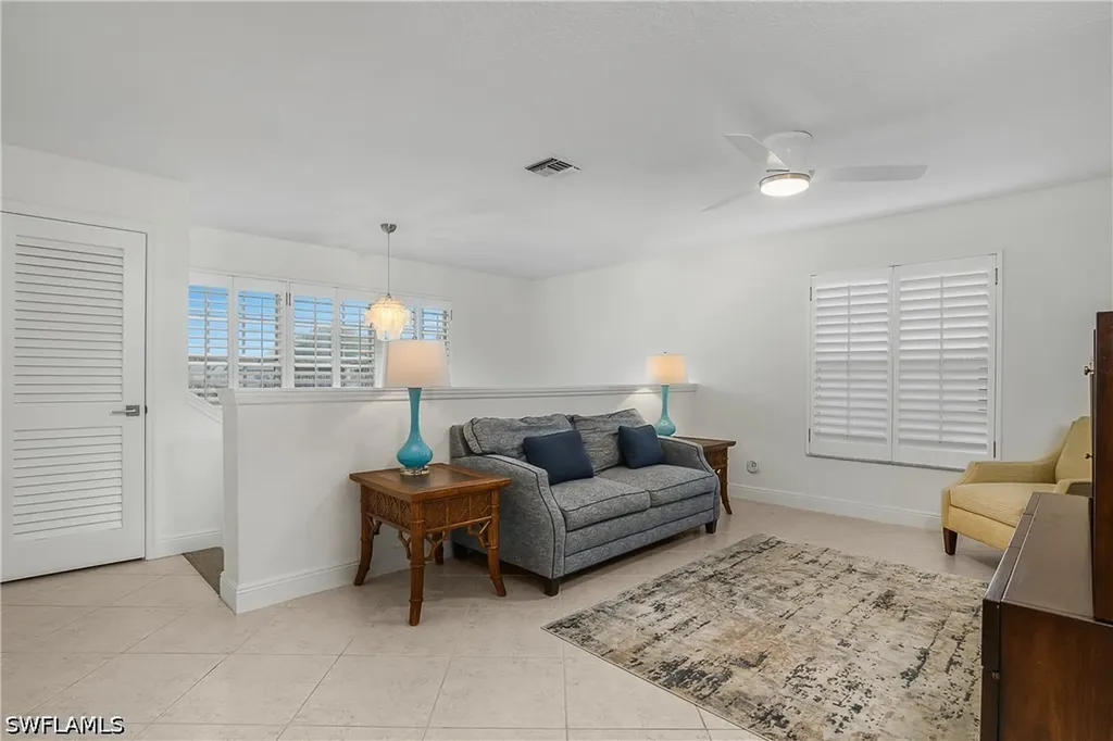 853 Tanbark Drive Naples FL 34108
