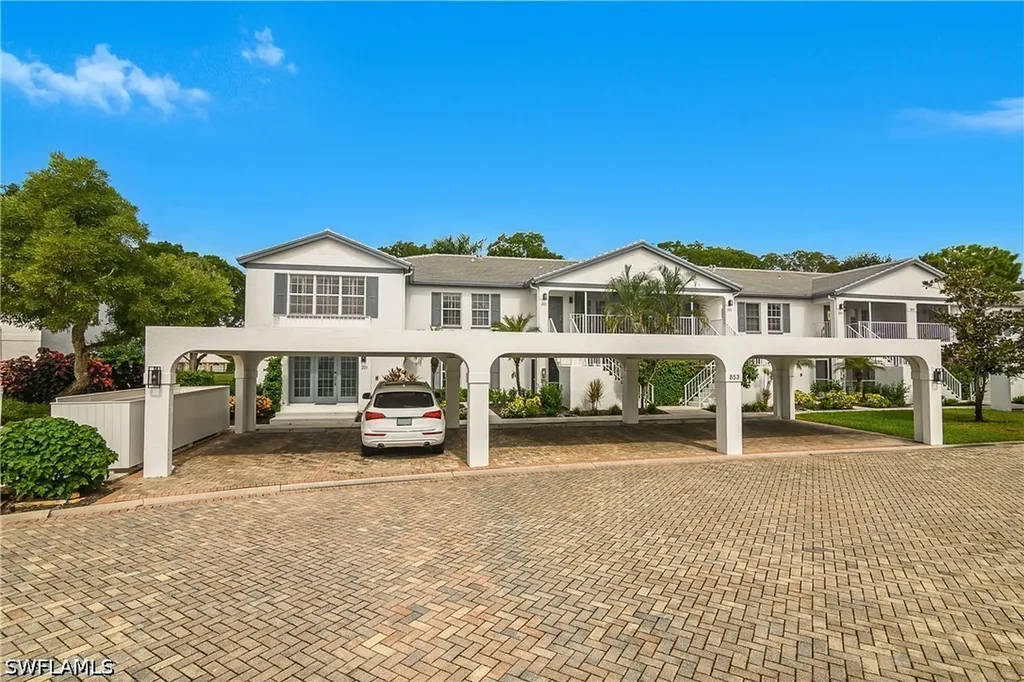 853 Tanbark Drive Naples FL 34108