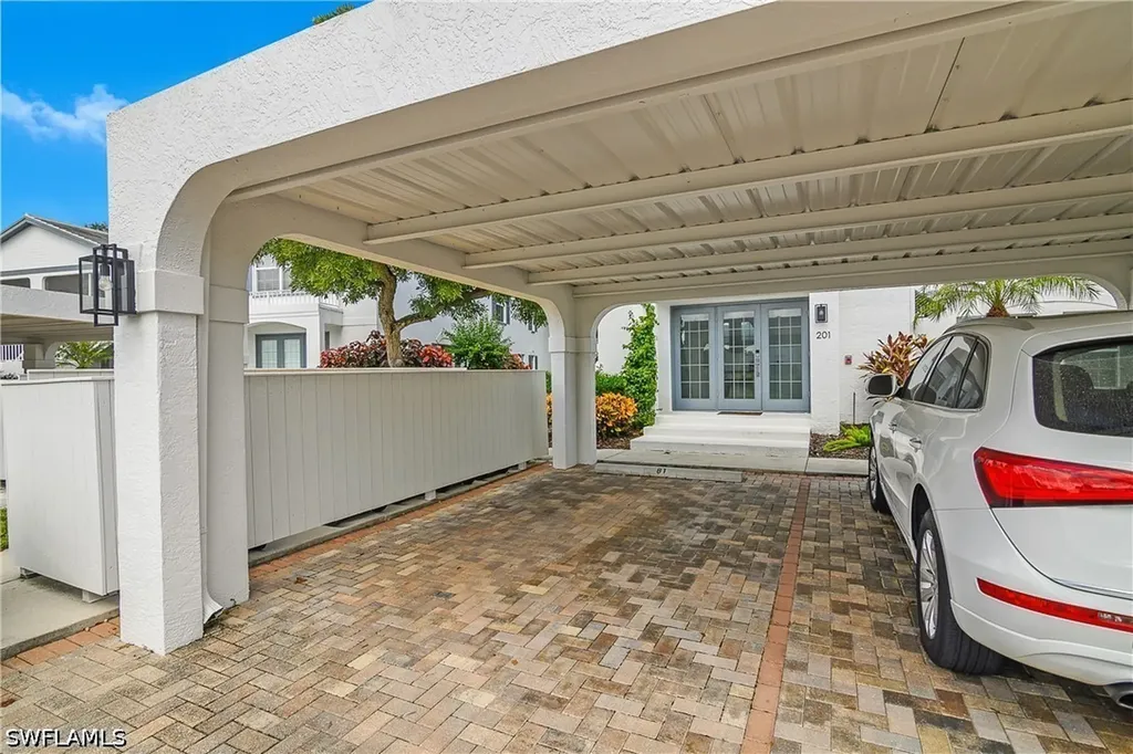 853 Tanbark Drive Naples FL 34108
