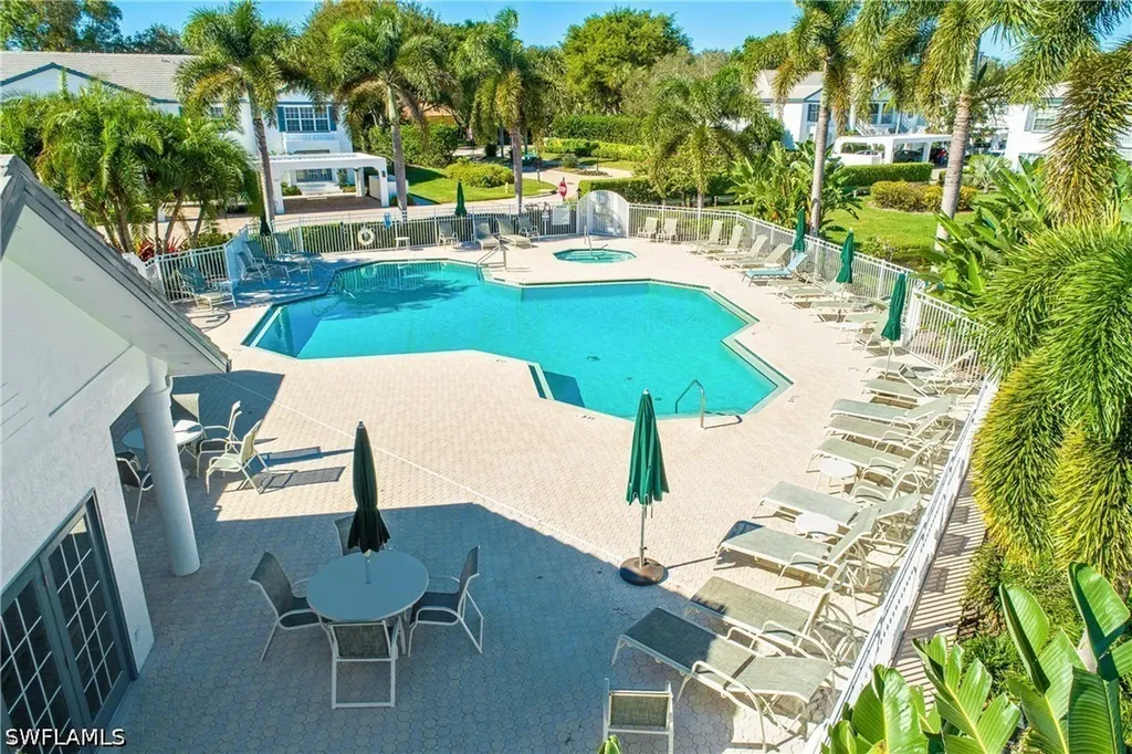 853 Tanbark Drive Naples FL 34108