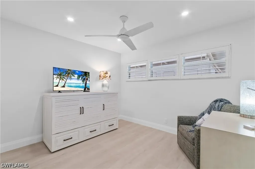664 Broad Avenue S Naples FL 34102