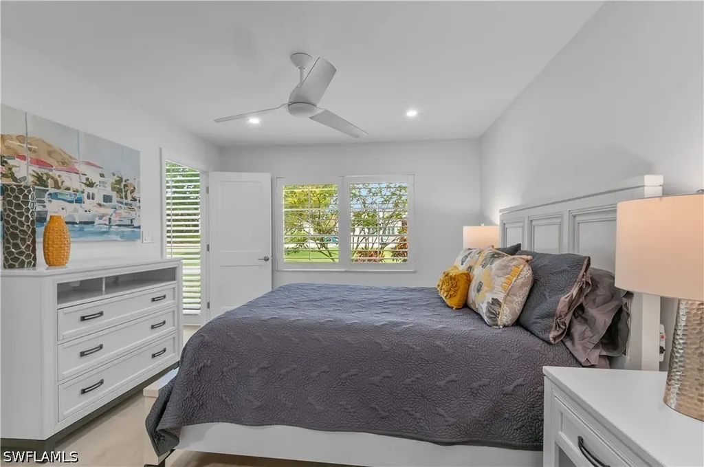 664 Broad Avenue S Naples FL 34102