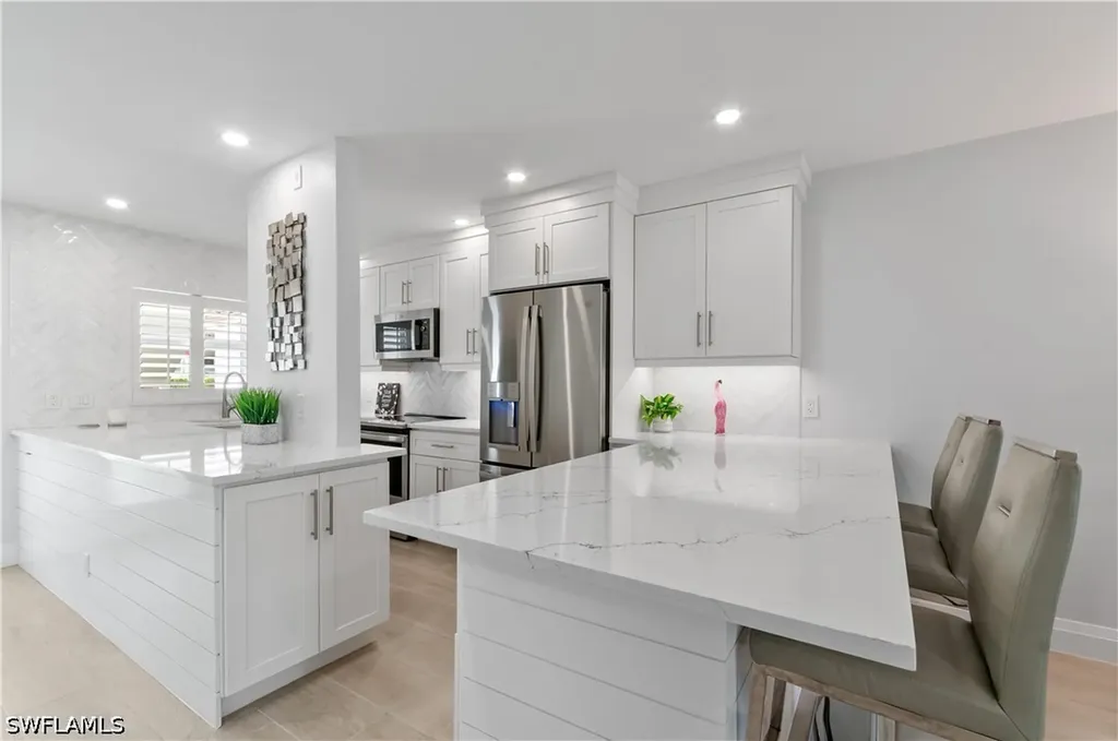 664 Broad Avenue S Naples FL 34102