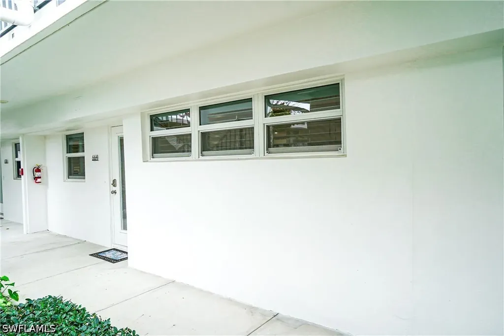 664 Broad Avenue S Naples FL 34102