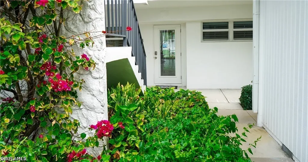 664 Broad Avenue S Naples FL 34102