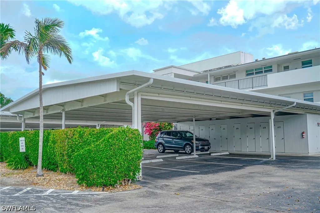 664 Broad Avenue S Naples FL 34102