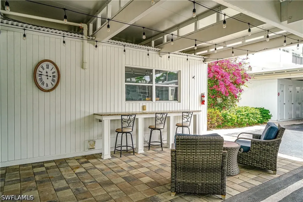 664 Broad Avenue S Naples FL 34102