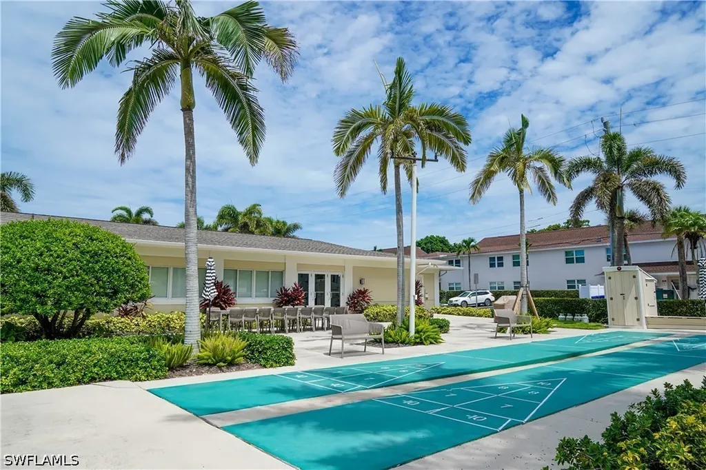 664 Broad Avenue S Naples FL 34102