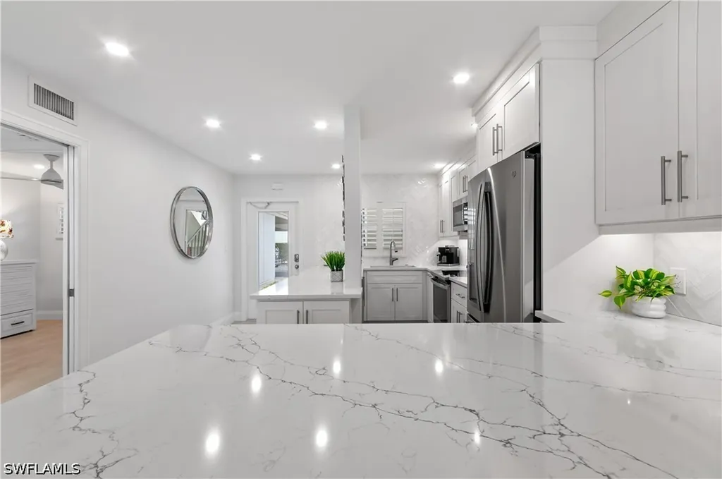 664 Broad Avenue S Naples FL 34102