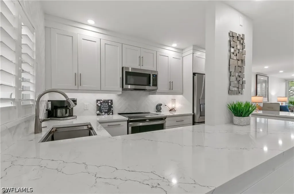 664 Broad Avenue S Naples FL 34102