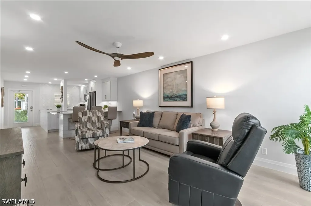 664 Broad Avenue S Naples FL 34102